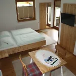 Gaestehaus Hubertus Penzion 3*